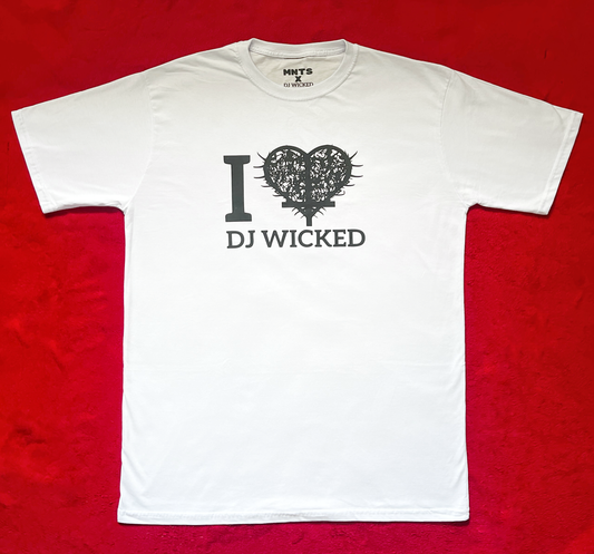 Camiseta “I 🖤 DJ WICKED” - Branca